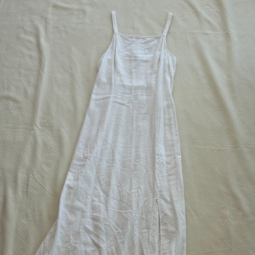Old Navy | White Linen Dress with Elastic Top and Slit, Size Small (S)